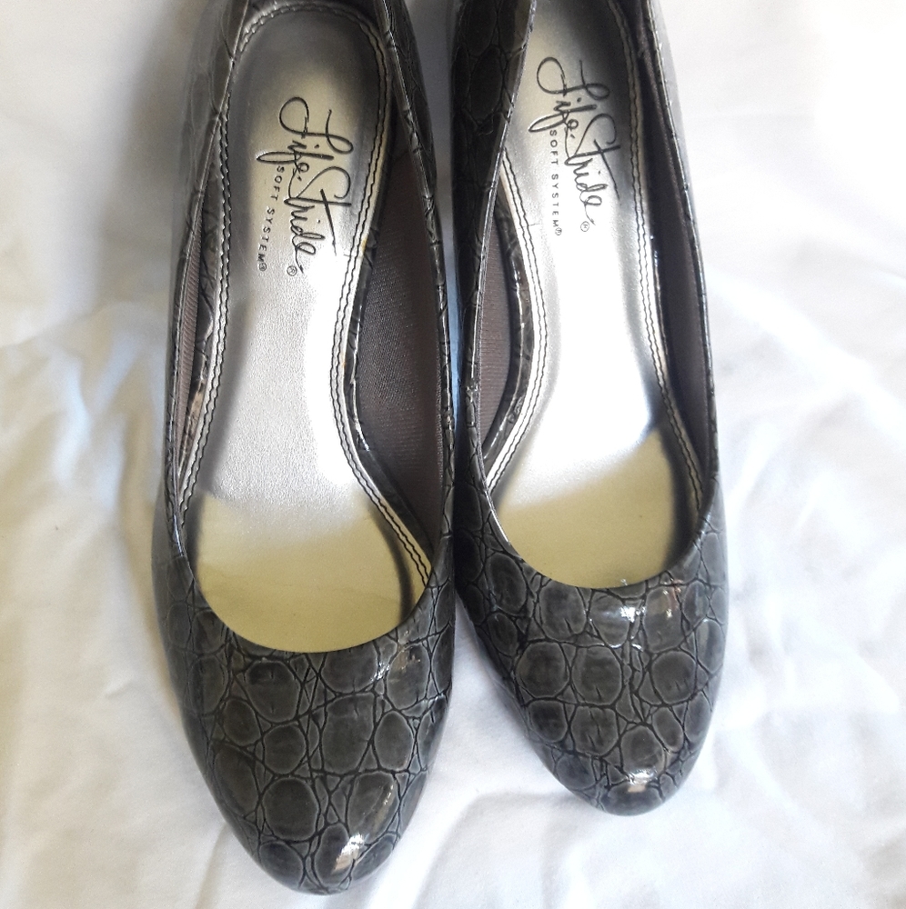 EUC Faux Snake Skin Type Heels Sz 6.5